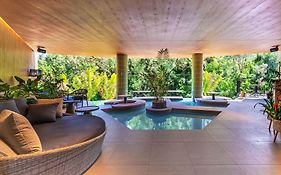 沖縄サンコーストホテル